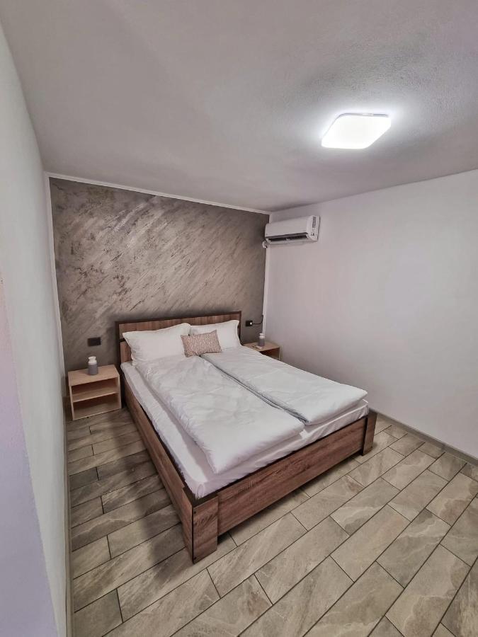 Cabana Varad Coronini Moldova Veche Bagian luar foto