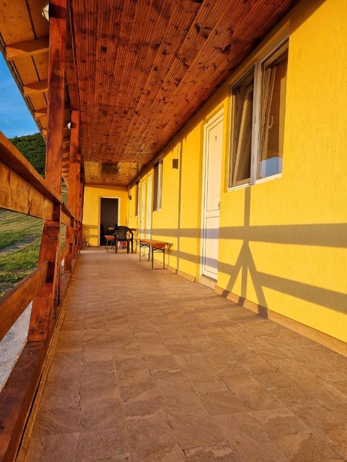Cabana Varad Coronini Moldova Veche Bagian luar foto
