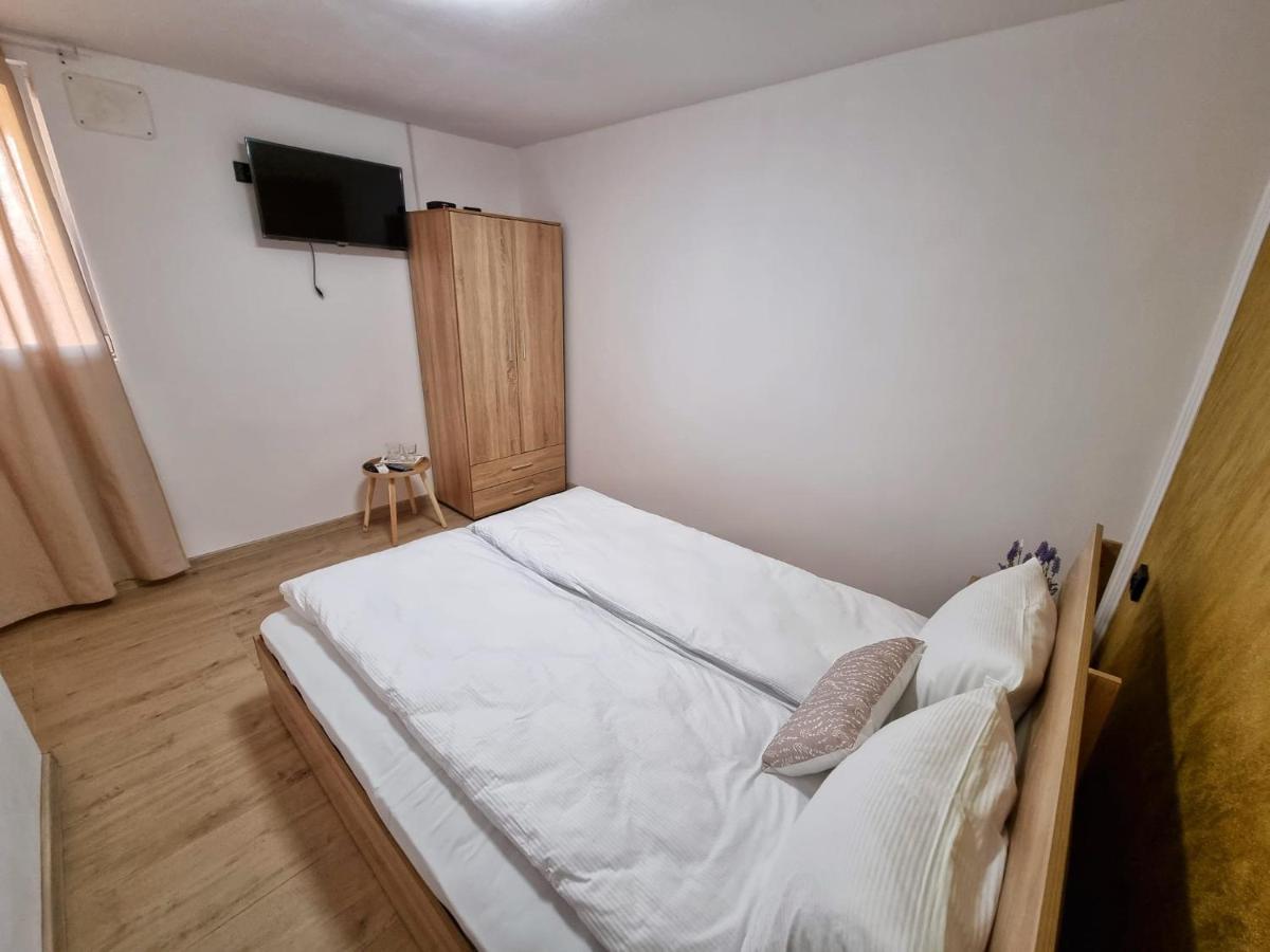 Cabana Varad Coronini Moldova Veche Bagian luar foto