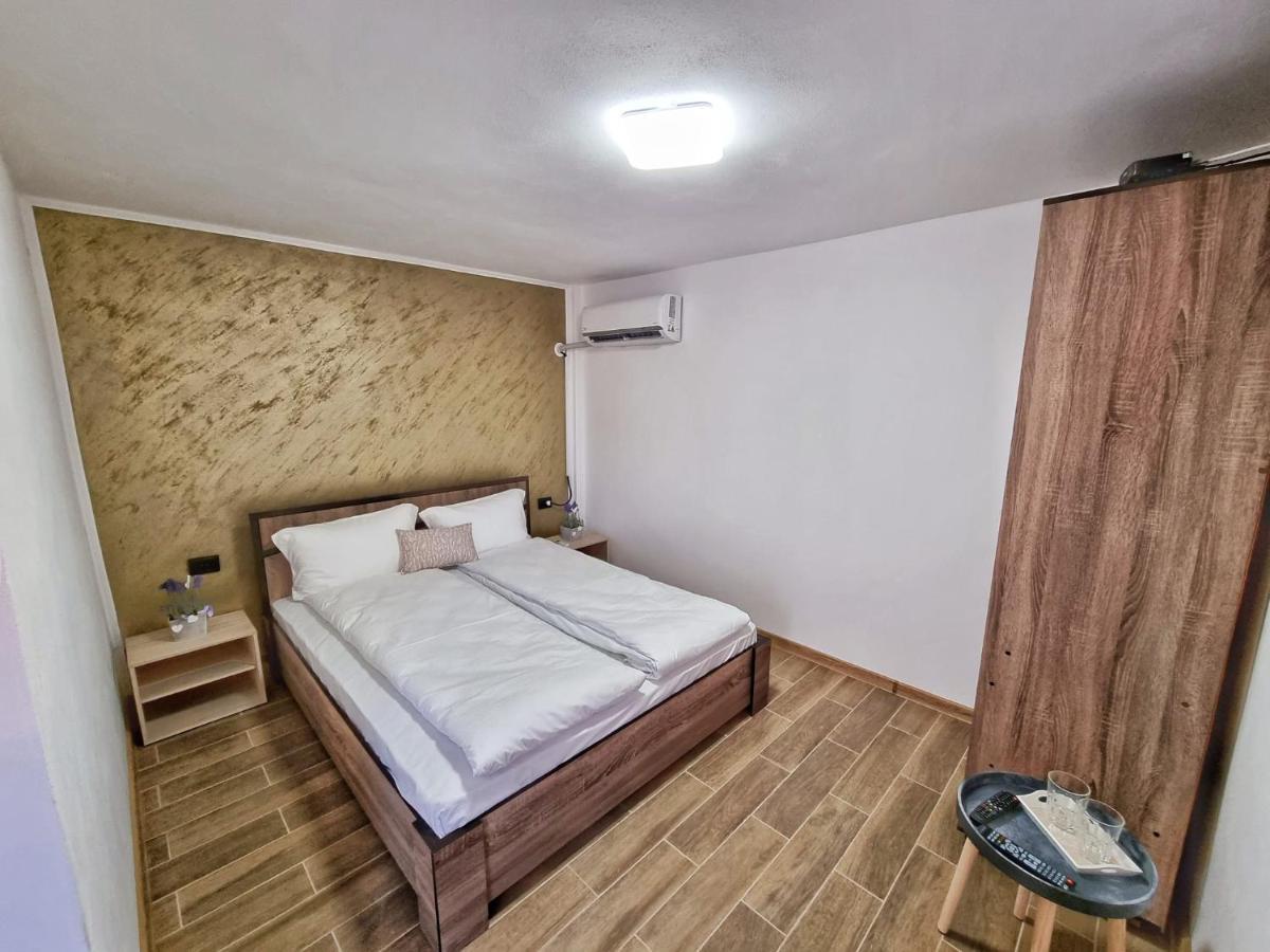 Cabana Varad Coronini Moldova Veche Bagian luar foto