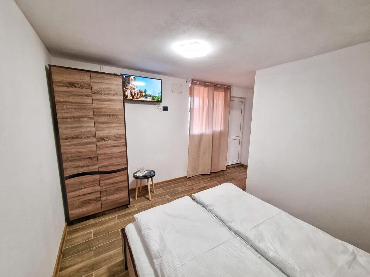 Cabana Varad Coronini Moldova Veche Bagian luar foto