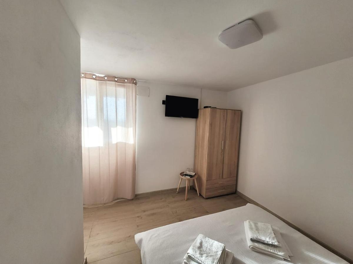 Cabana Varad Coronini Moldova Veche Bagian luar foto