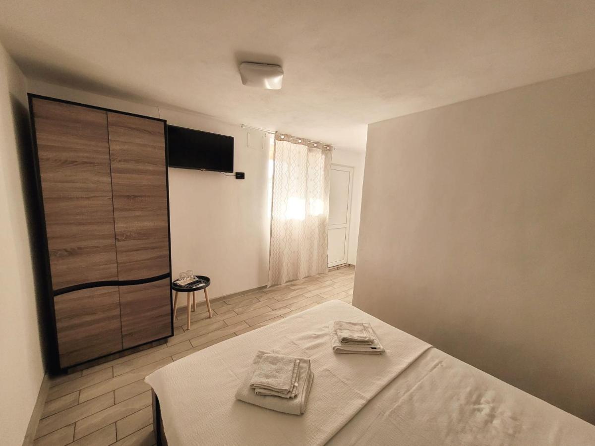 Cabana Varad Coronini Moldova Veche Bagian luar foto